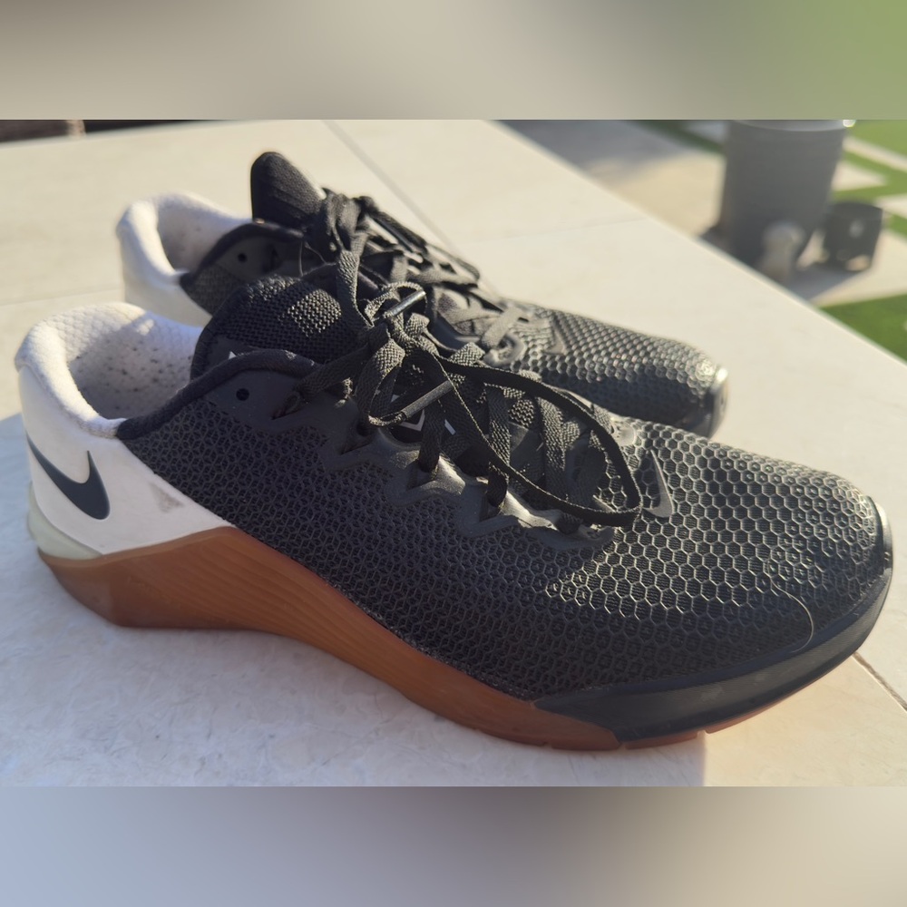 Nike Metcon 5 Cross Training Shoes AQ1189 009 Black Gum Size 8.5